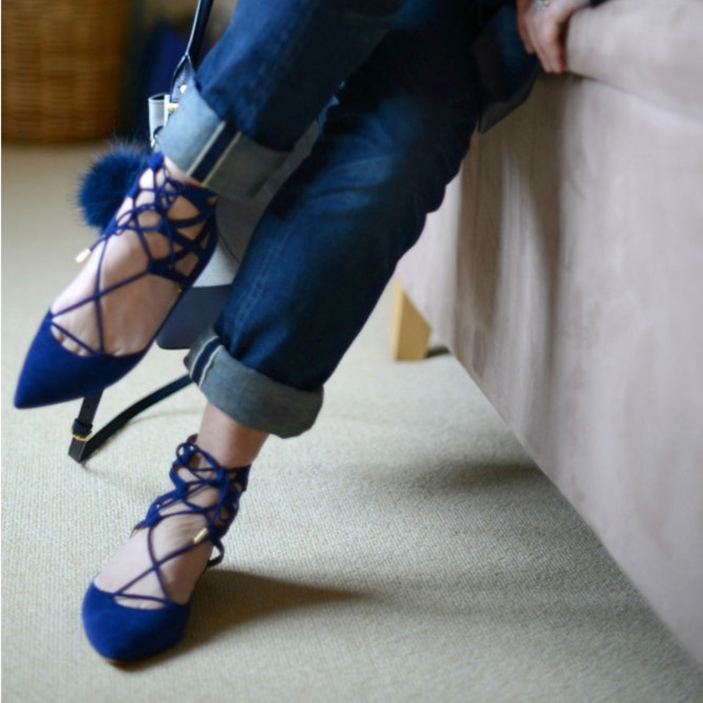 ❣️SOLD❣️Aquazzura Belgravia Lattice Suede Lace Up Flats
Golden Heel Blue 38